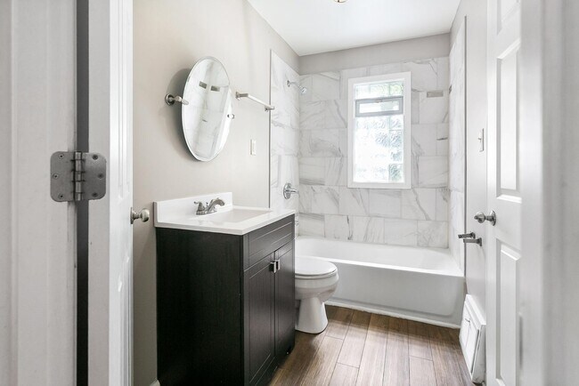 Photo - 5147 N 55th St