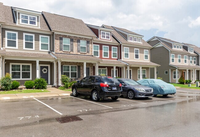 Photo - 774 Bradburn Village Way