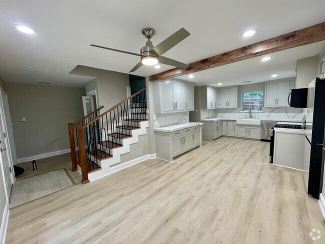 Building Photo - 1433 Pickwick Ln Rental