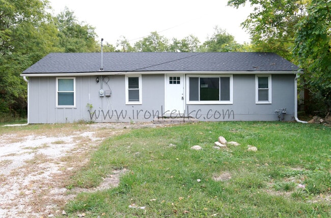 Building Photo - 5231 N Merrimac Ave