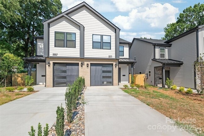 Building Photo - 2011 Wilson Ave Rental