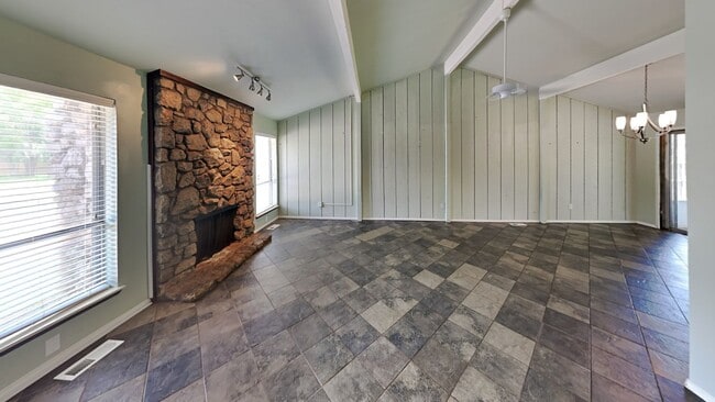 Photo - 3 Bedroom 2 Bathroom Home near Chisholm Creek, Quail Springs, and Highway 74 & the turnpike