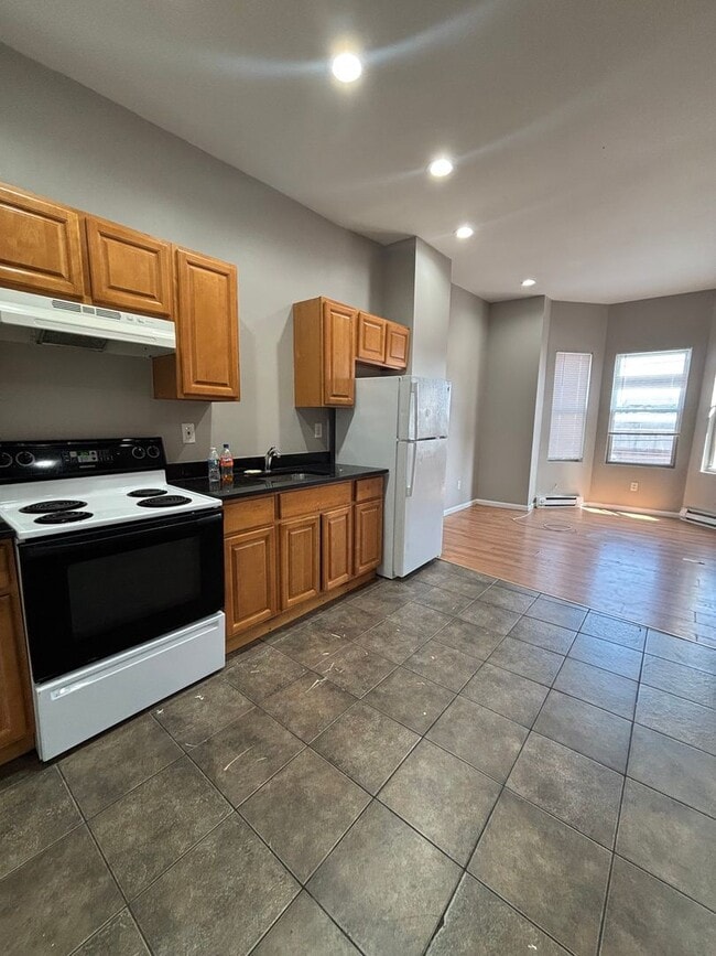 Building Photo - 3404 Braddock St Unit 2nd Floor Rental