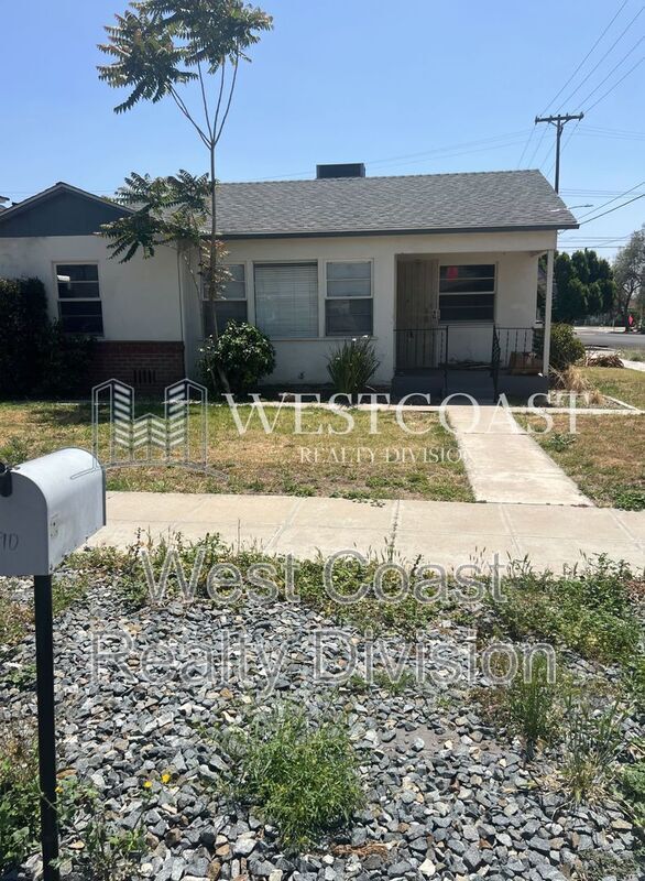 Photo - 190 W B St Casa