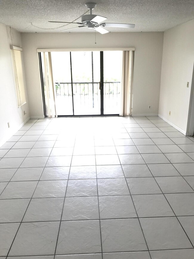 Photo - 724 Sunny Pine Way Unit D2