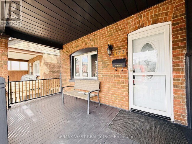 Photo - 123 Kingston Rd