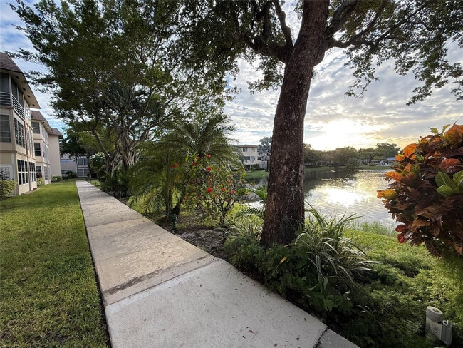 Photo - 3531 NW 50th Ave Unit 611