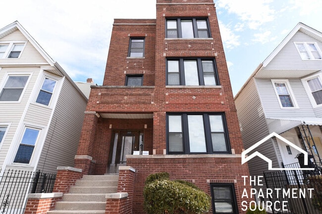 Photo - 2935 N Lawndale Ave Unit 3