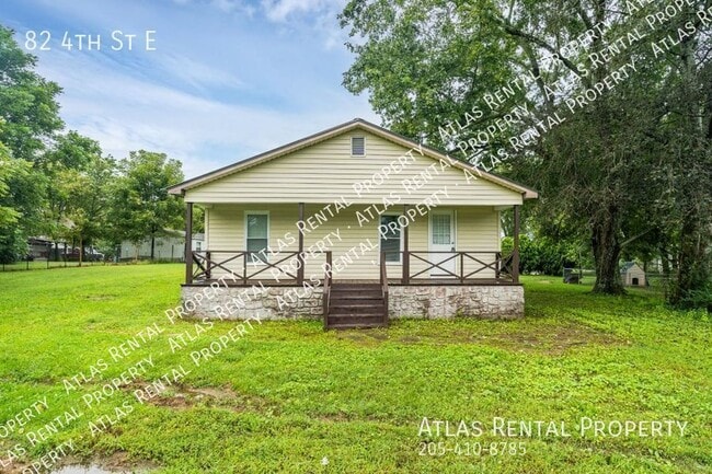 Building Photo - 82 4th St E