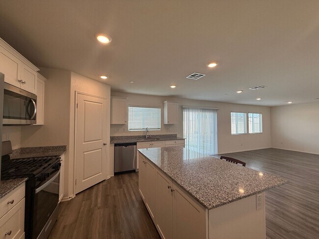 Photo - West Lancaster 4 bedroom!