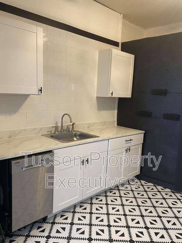 Photo - 91 W Simpson St