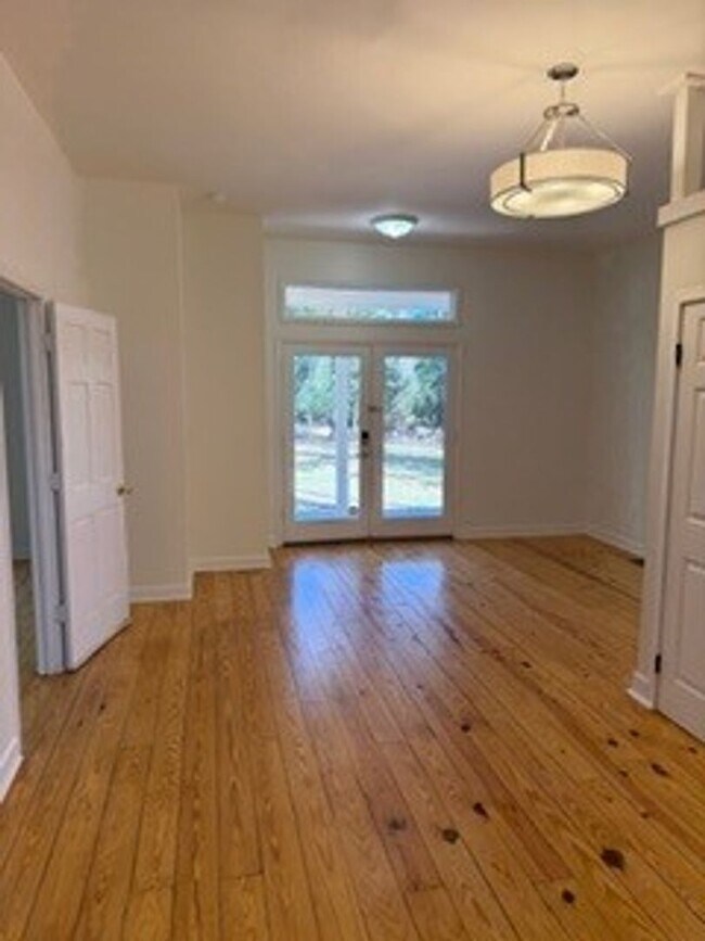 Photo - WELCOME TO MAYRIVER ROAD NO HOA