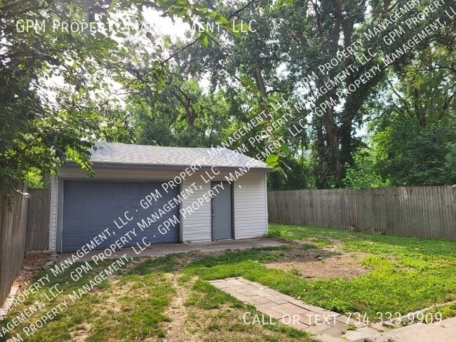 Photo - 15129 McGuire St
