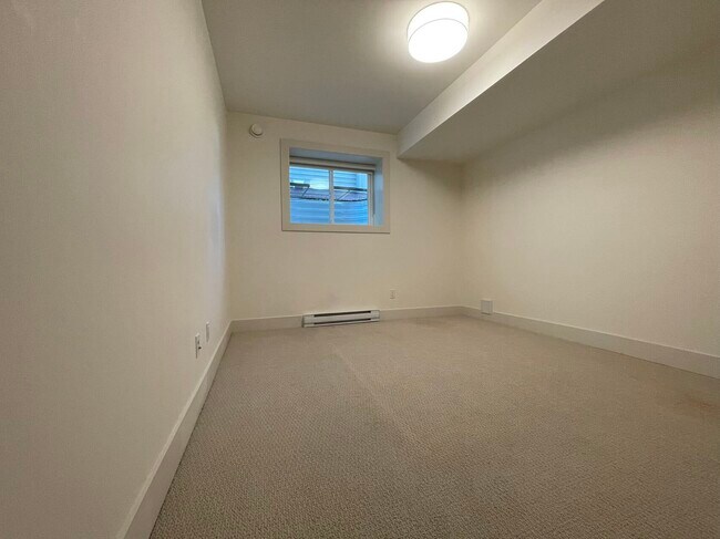 Photo - 19768-1975B 75B Ave