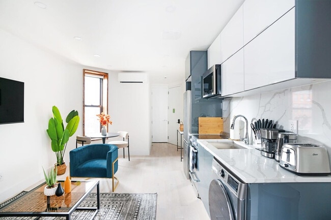 Photo - 515 W 48th St Unidad ID1022018P