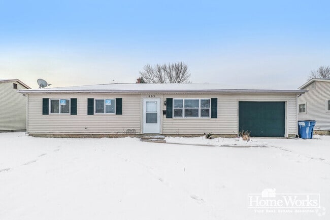 Building Photo - Newly Renovated 3 Bedroom Home with Bonus ...