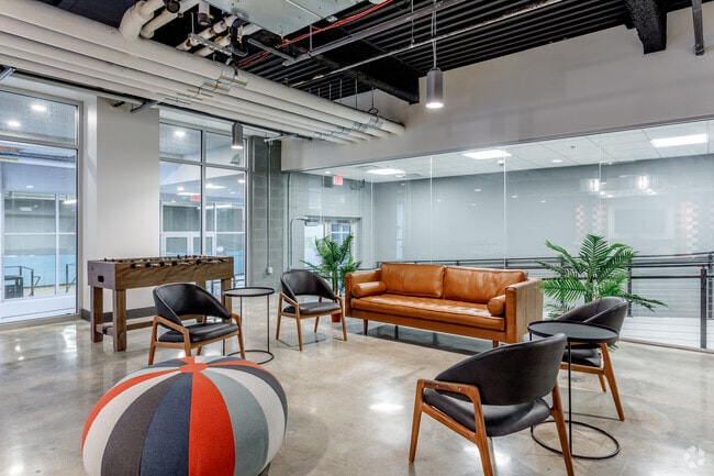 Lounge & Game Room