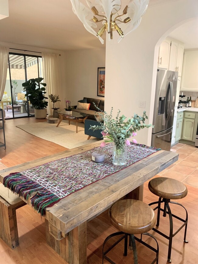 Main dining area - open layout - 511 N Jackson St Condo Unit #104