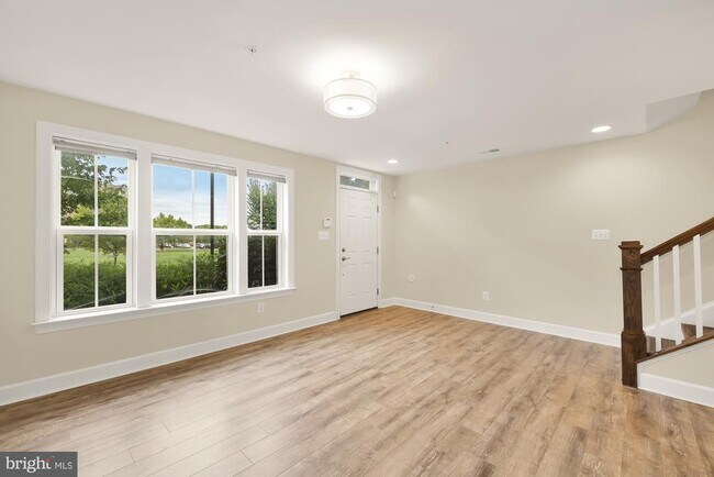 Photo - 4707 Van Buren St