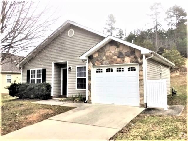 Building Photo - 5825 Regent Village Dr Rental