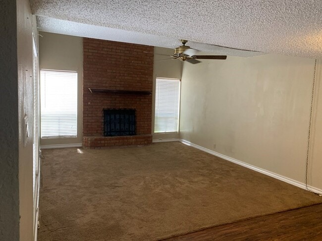 Photo - 2230 E 52nd St