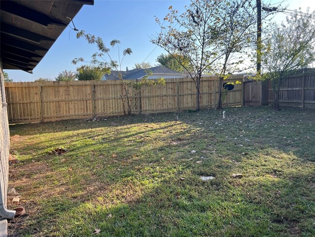 Photo - 401 Oakhill Dr