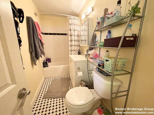 Photo - 1578 Tremont St