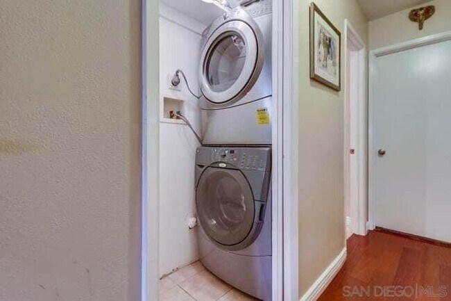 4215 Asher St Unit 6