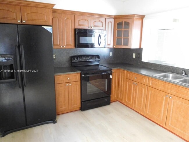 Photo - 323 Ives Dairy Rd