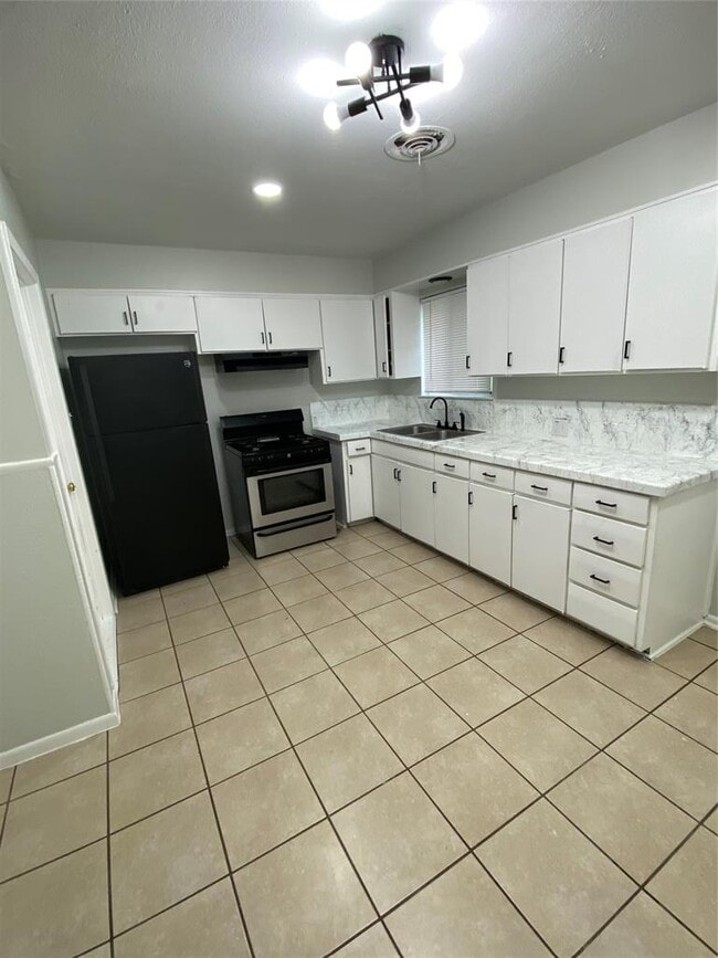 Photo - 6805 Dubuque Ln