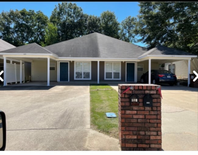 Building Photo - 105 Westchase Dr Rental