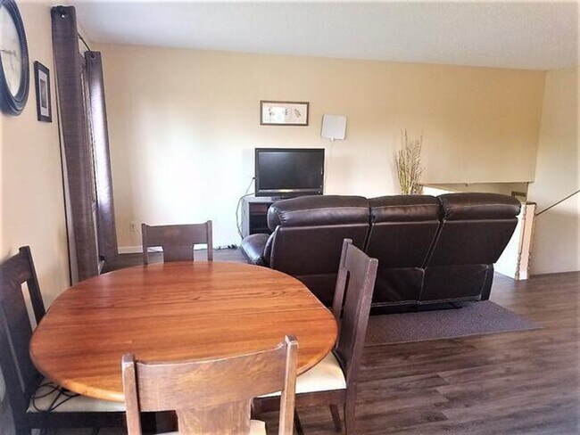 Photo - Great home, great quiet neighborhood!