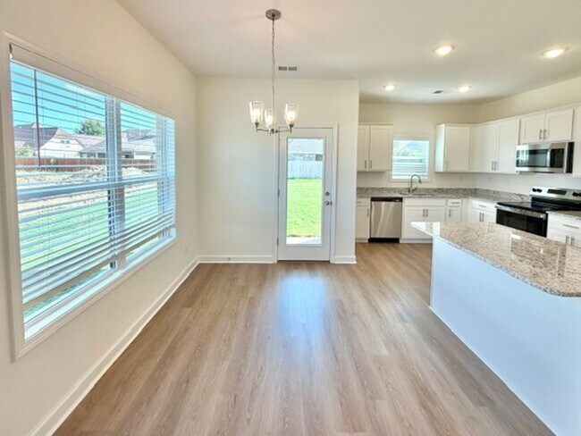 105 Summer Rose Ln