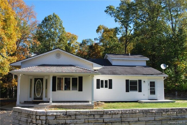 Building Photo - 7 Autumn Trail Unit A