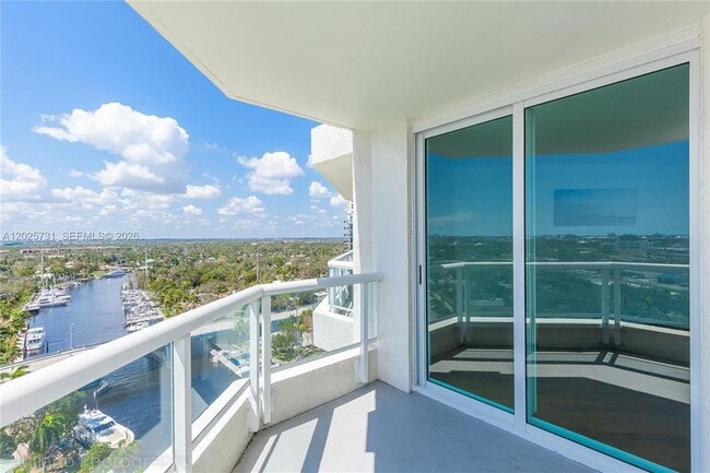 Building Photo - 401 SW 4th Ave Unit 1700