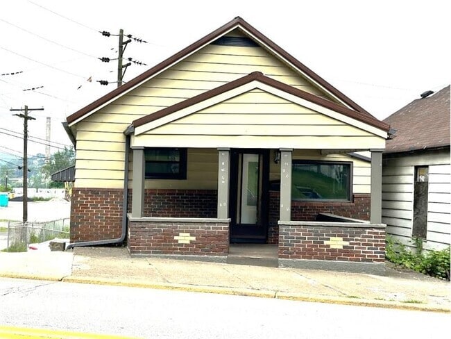 Building Photo - 407 Main St Rental