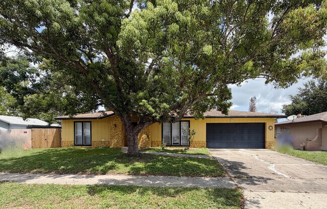 Building Photo - 889 Hendry Dr