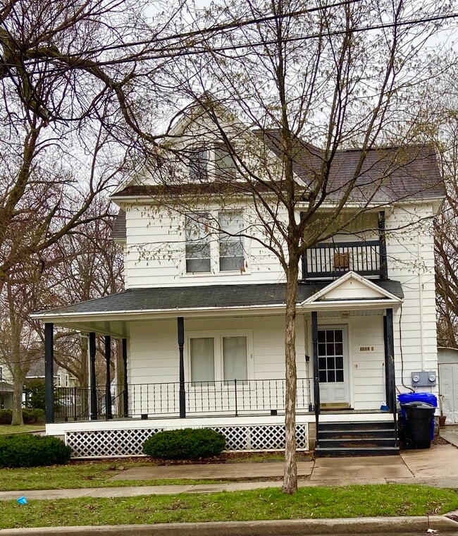 1003 N Division St Unit DIVISION- UPPER