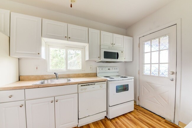 Photo - 474 Edith St