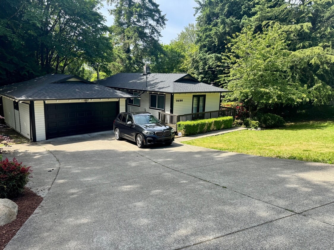 Photo - 3525 120th Ave SE (Bellevue, WA)