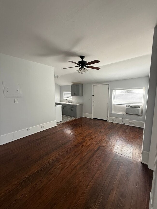 Photo - Super cool Apartment in Historic Home Near...