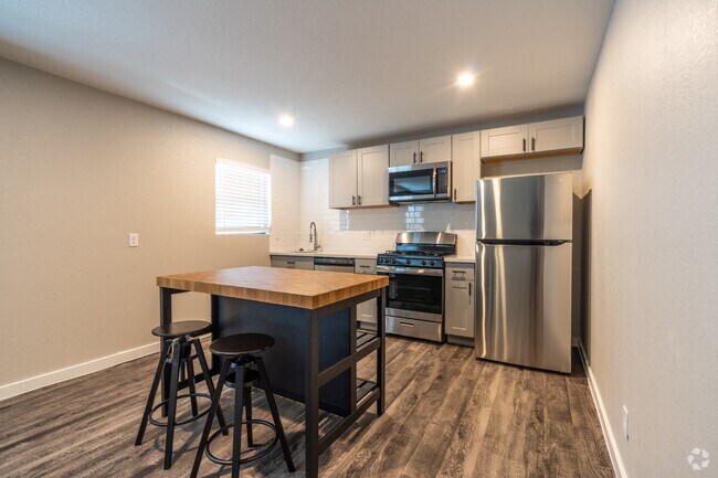 Photo - 5201 Crawford St