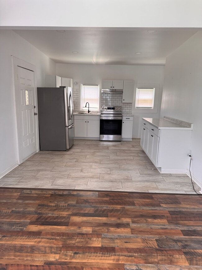 Photo - 3 Bedroom || 1 Bathroom Single Family Home