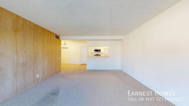 Photo - 5460 White Oak Ave