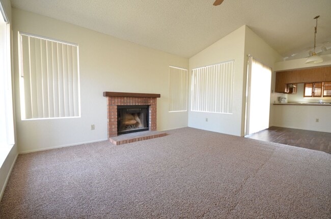 Photo - BEAUTIFUL, SPACIOUS 2 BED AND 2 BATH HOME ...