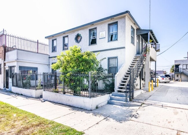 Photo - 10965 S Figueroa St Unit 6
