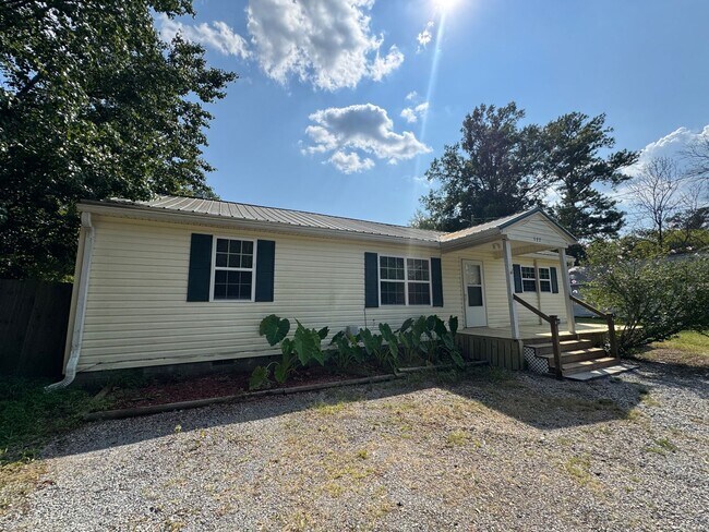 Photo - 3/2 House in Armuchee- $1,250