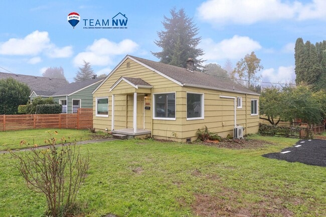 Building Photo - Eastside rambler with A/C, 2 bed 1 bath. Olympia School District.