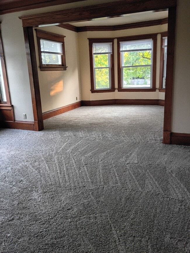 Photo - 2330 N 45th St Unit Upper