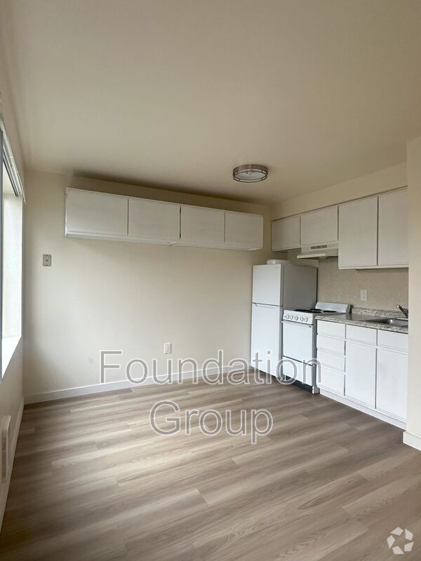 Building Photo - 400 10th Ave Rental